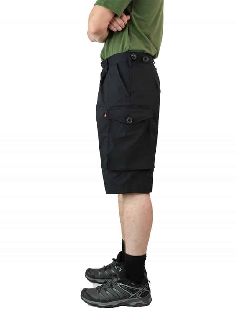 army cargo shorts musta sivu