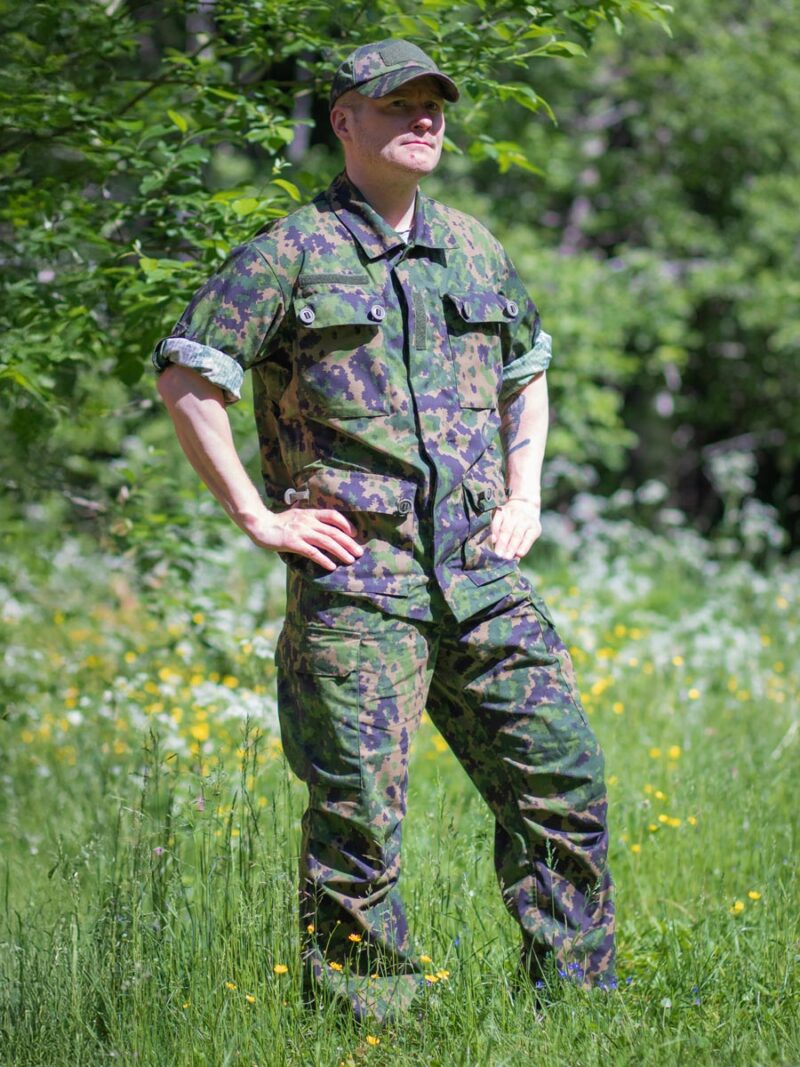 helleasu housut ja takki